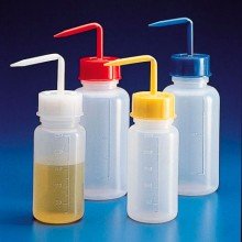 Wash bottle. KARTELL. Cap colour: Blue. Capacity (ml): 250